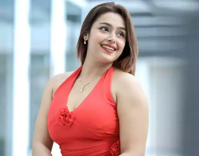 Mokksha Serves Style Goals with Effortless Charm